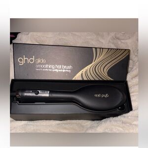 ghd Glide Hot Brush - Black and Gold